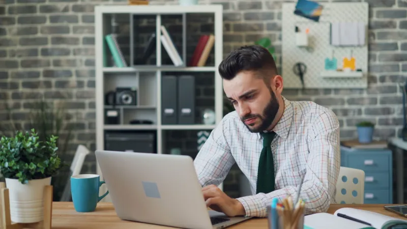 Before the First Call: Why Serious Investors Now Expect a Data Room, Not a Slide Deck
