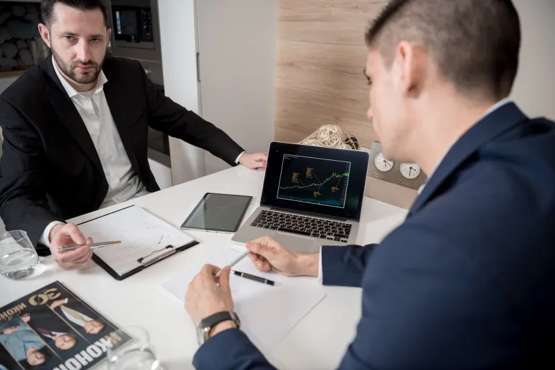 Show, Don't Tell: How Live Financial Models Are Replacing the Pitch Deck in 2025